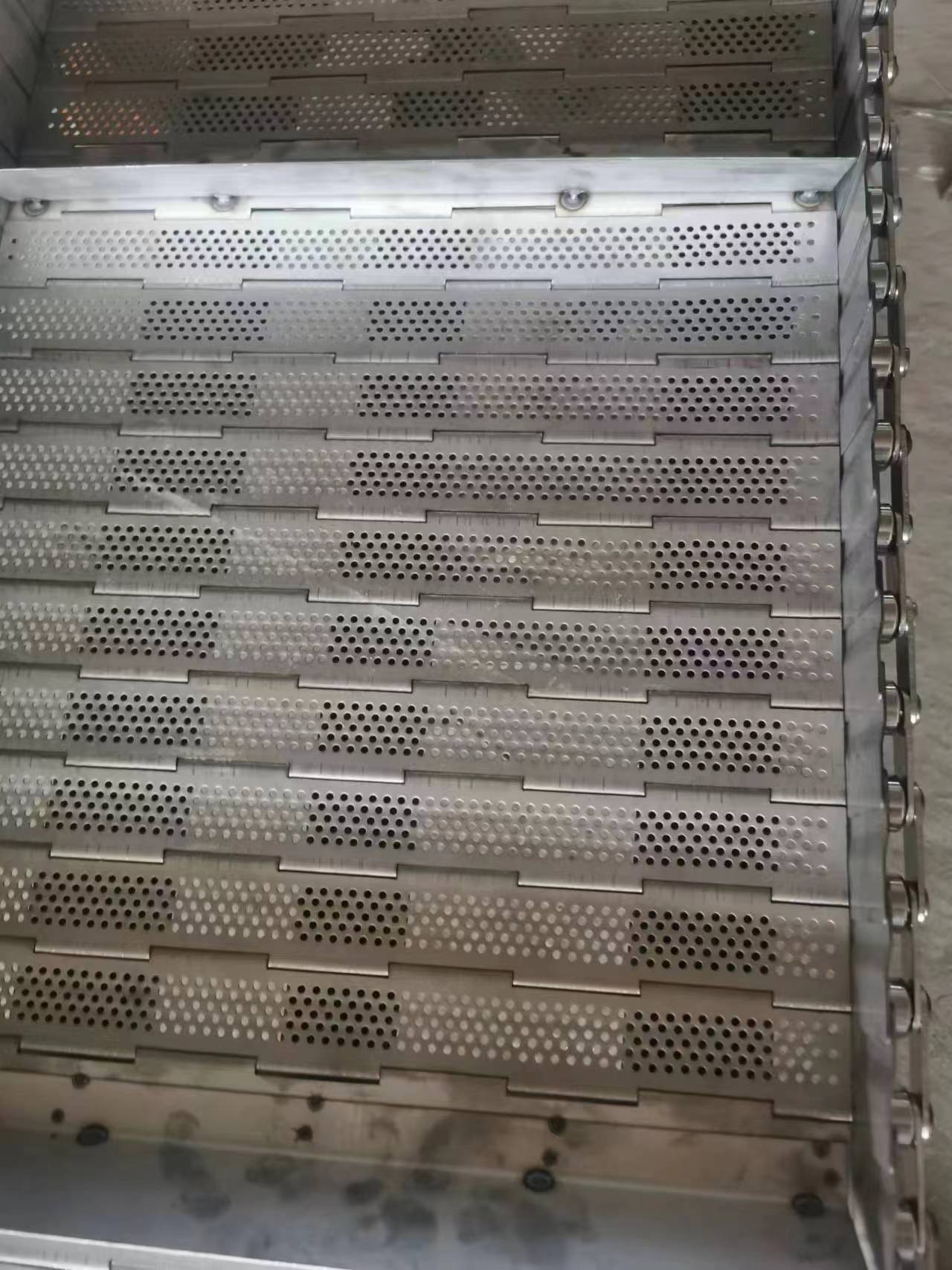 冲孔链板
